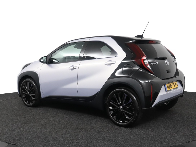 Toyota Aygo X - 1.0 VVT-i MT JBL 12