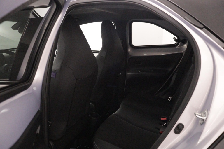 Toyota Aygo X - 1.0 VVT-i MT JBL 18