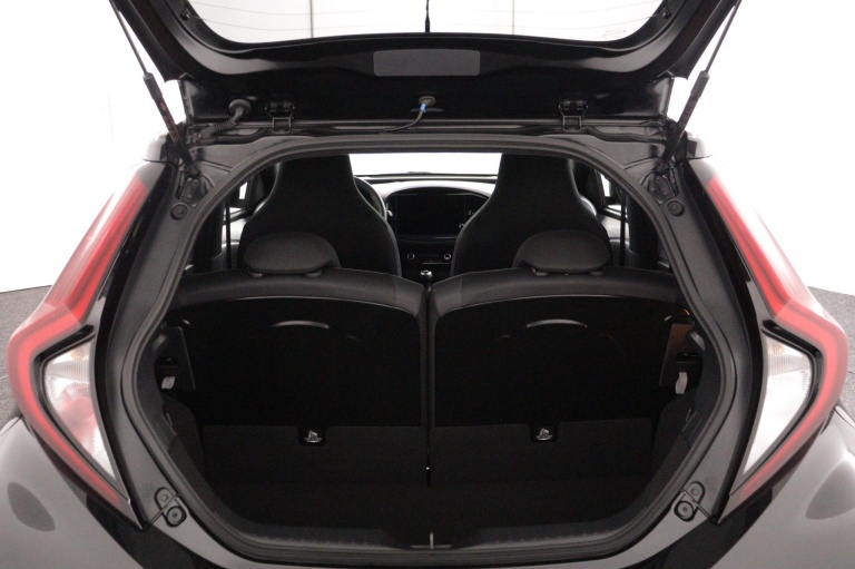 Toyota Aygo X - 1.0 VVT-i MT JBL 23