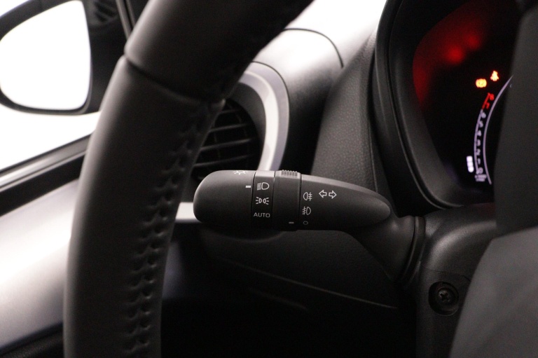 Toyota Aygo X - 1.0 VVT-i MT JBL 30