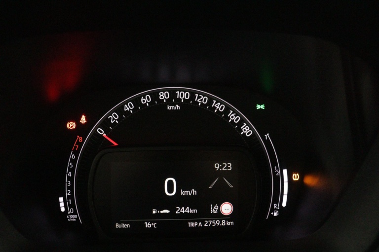 Toyota Aygo X - 1.0 VVT-i MT JBL 6