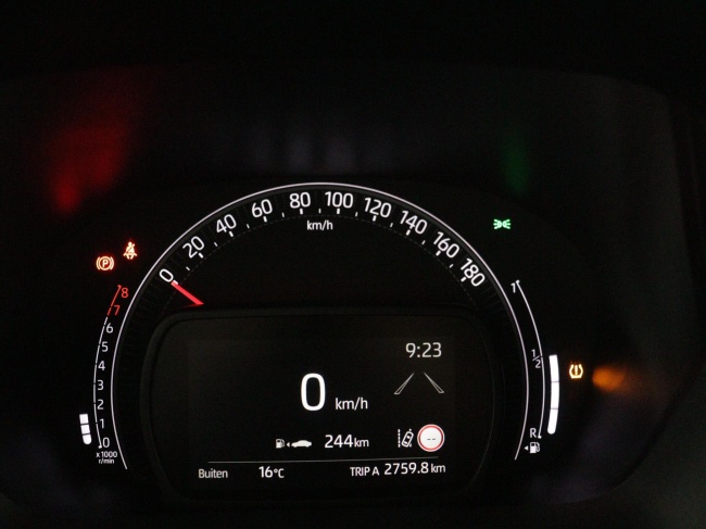 Toyota Aygo X - 1.0 VVT-i MT JBL