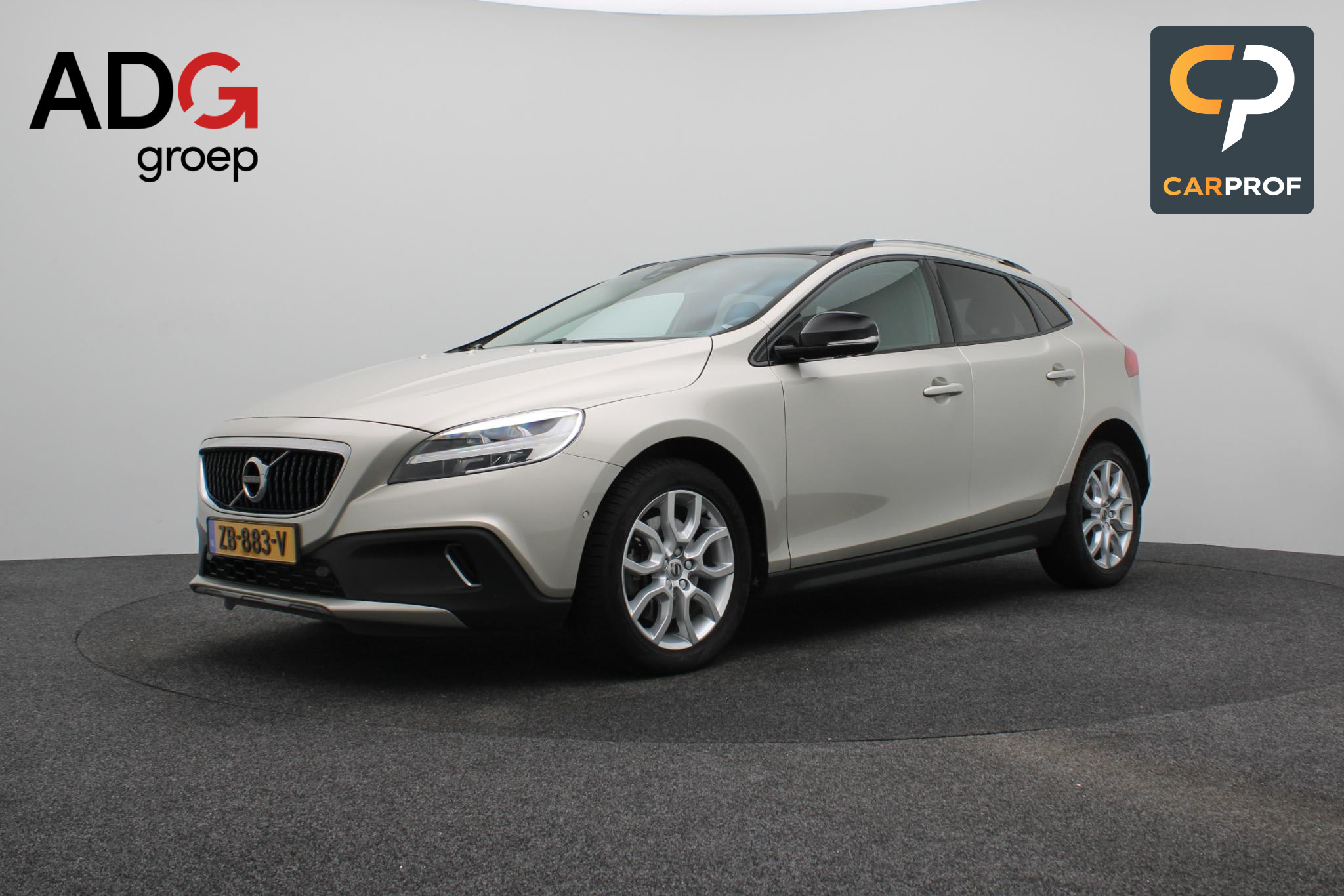Volvo V40 Cross Country - 1.5 T3 Polar+ Luxury