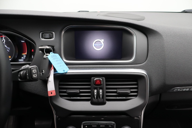 Volvo V40 Cross Country - 1.5 T3 Polar+ Luxury 11