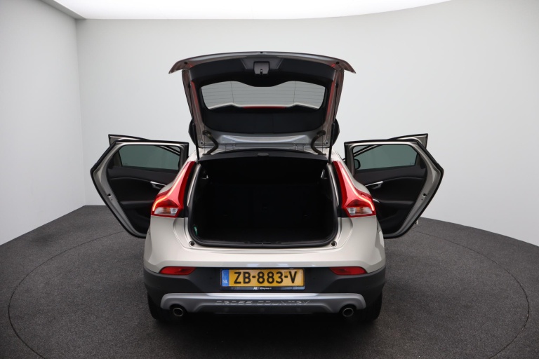 Volvo V40 Cross Country - 1.5 T3 Polar+ Luxury 14