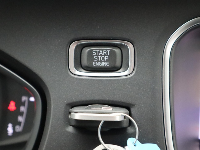 Volvo V40 Cross Country - 1.5 T3 Polar+ Luxury