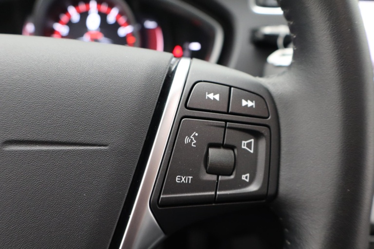 Volvo V40 Cross Country - 1.5 T3 Polar+ Luxury 22