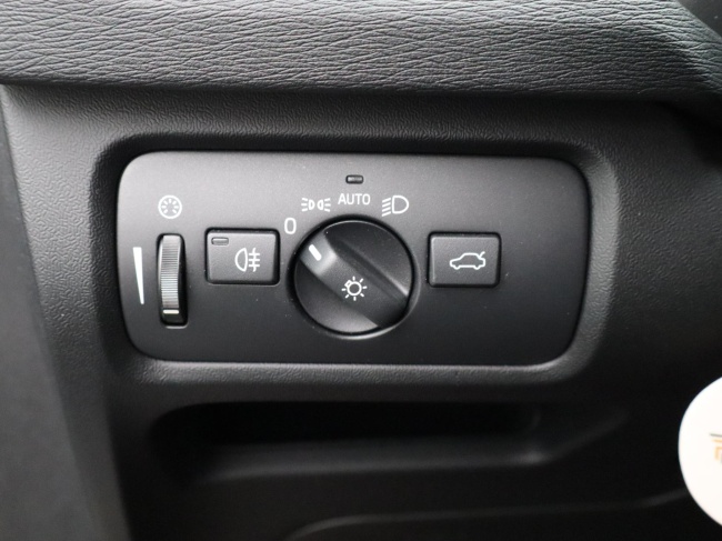 Volvo V40 Cross Country - 1.5 T3 Polar+ Luxury