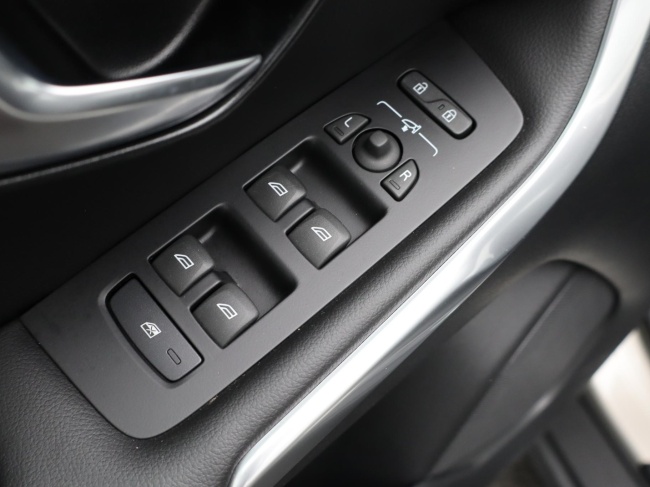 Volvo V40 Cross Country - 1.5 T3 Polar+ Luxury