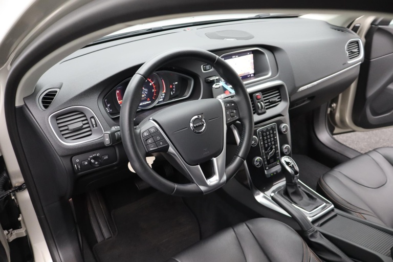 Volvo V40 Cross Country - 1.5 T3 Polar+ Luxury 28