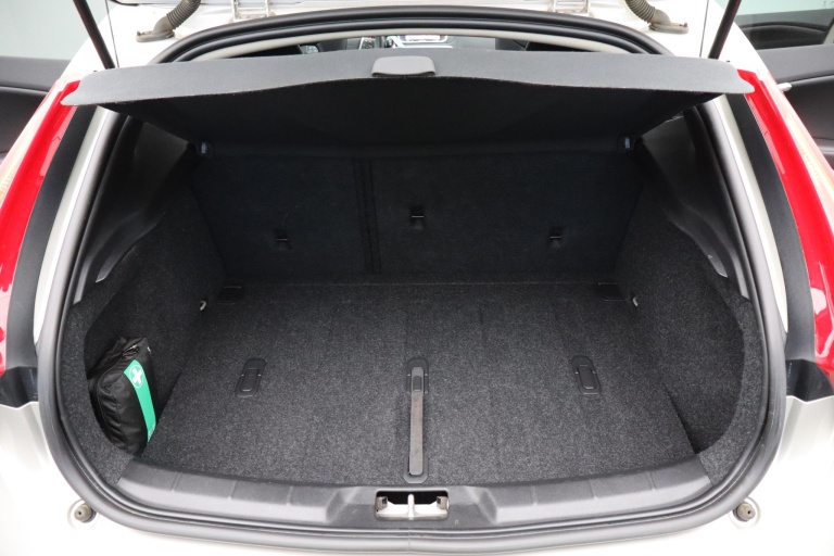 Volvo V40 Cross Country - 1.5 T3 Polar+ Luxury 29