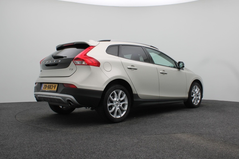 Volvo V40 Cross Country - 1.5 T3 Polar+ Luxury 3