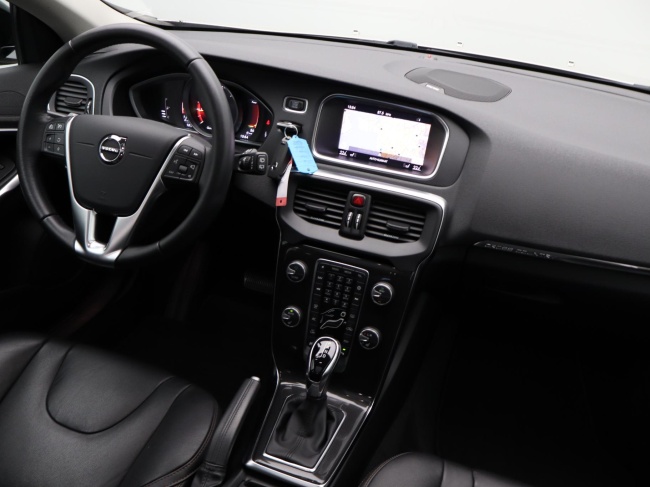 Volvo V40 Cross Country - 1.5 T3 Polar+ Luxury