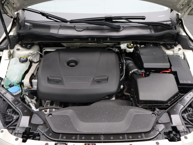 Volvo V40 Cross Country - 1.5 T3 Polar+ Luxury