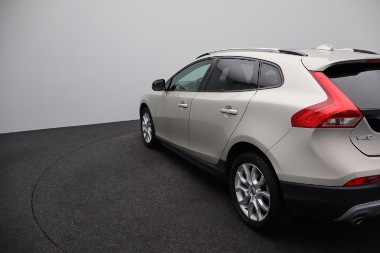 Volvo V40 Cross Country - 1.5 T3 Polar+ Luxury 36