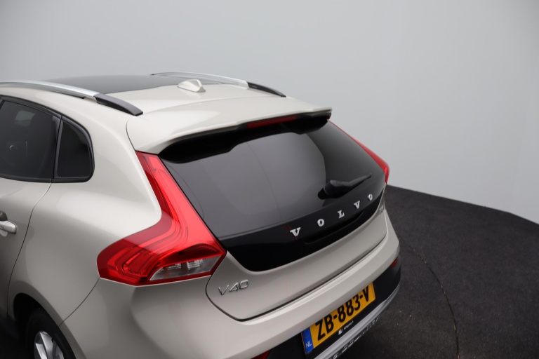 Volvo V40 Cross Country - 1.5 T3 Polar+ Luxury 37