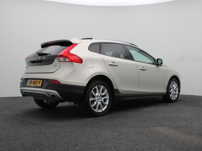 Volvo V40 Cross Country - 1.5 T3 Polar+ Luxury