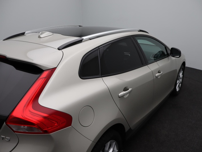 Volvo V40 Cross Country - 1.5 T3 Polar+ Luxury