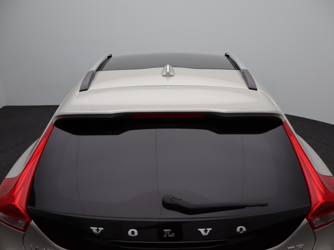 Volvo V40 Cross Country - 1.5 T3 Polar+ Luxury