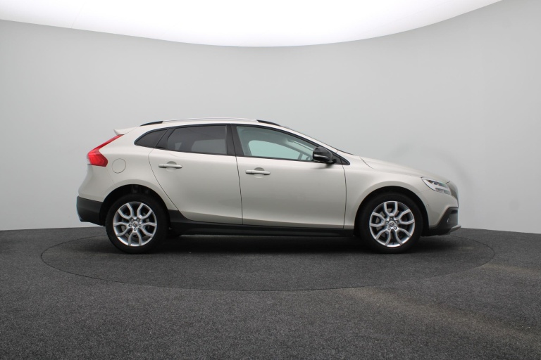 Volvo V40 Cross Country - 1.5 T3 Polar+ Luxury 5