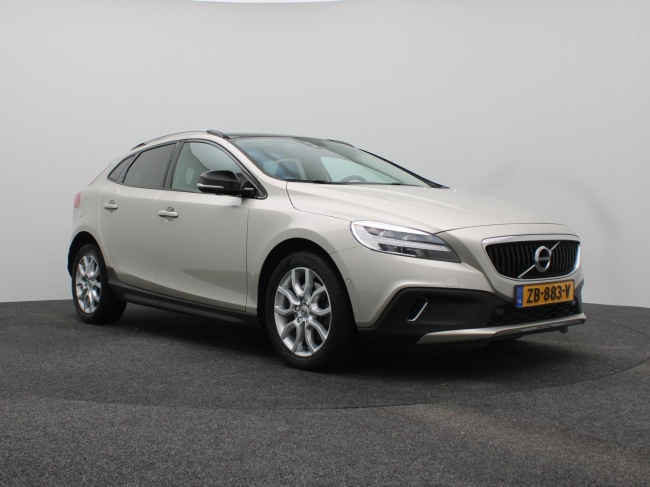 Volvo V40 Cross Country - 1.5 T3 Polar+ Luxury