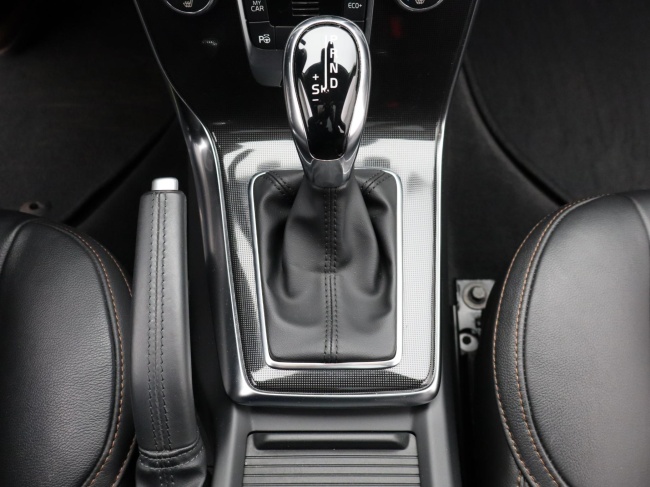 Volvo V40 Cross Country - 1.5 T3 Polar+ Luxury