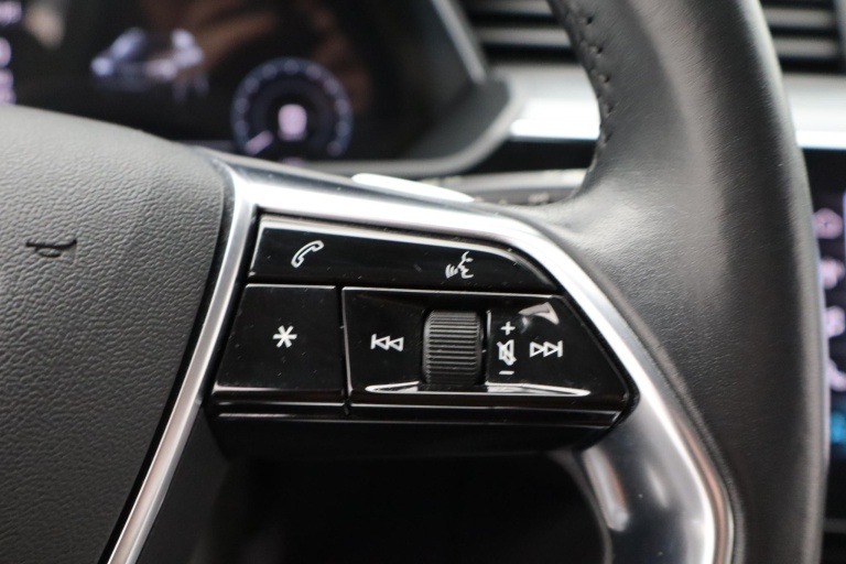Audi e-tron - 50 quattro Business edition 71 kWh 26