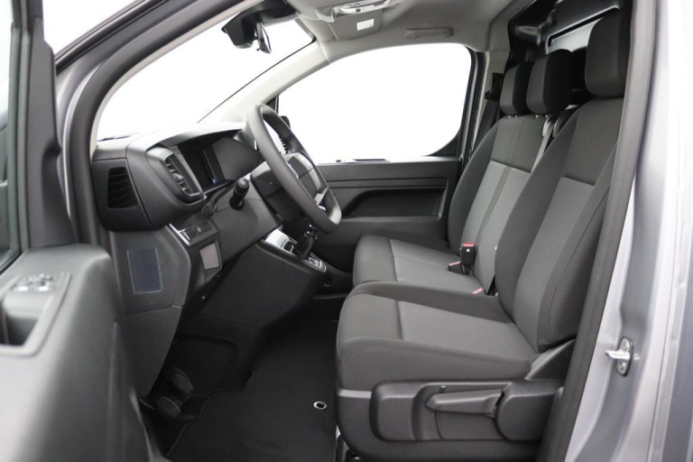 Toyota PROACE Worker - 2.0 D-4D L1 Challenger 16