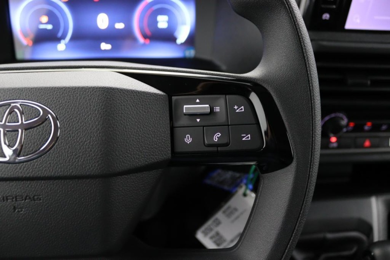 Toyota PROACE Worker - 2.0 D-4D L1 Challenger 18