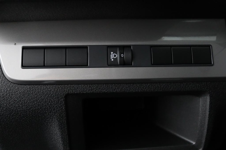 Toyota PROACE Worker - 2.0 D-4D L1 Challenger 23