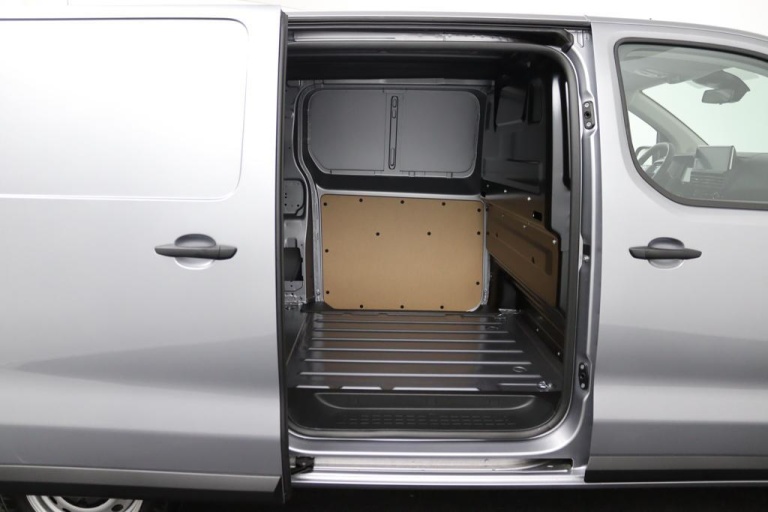 Toyota PROACE Worker - 2.0 D-4D L1 Challenger 31