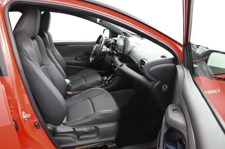 Toyota Yaris - 1.5 Hybrid Launch Edition 10
