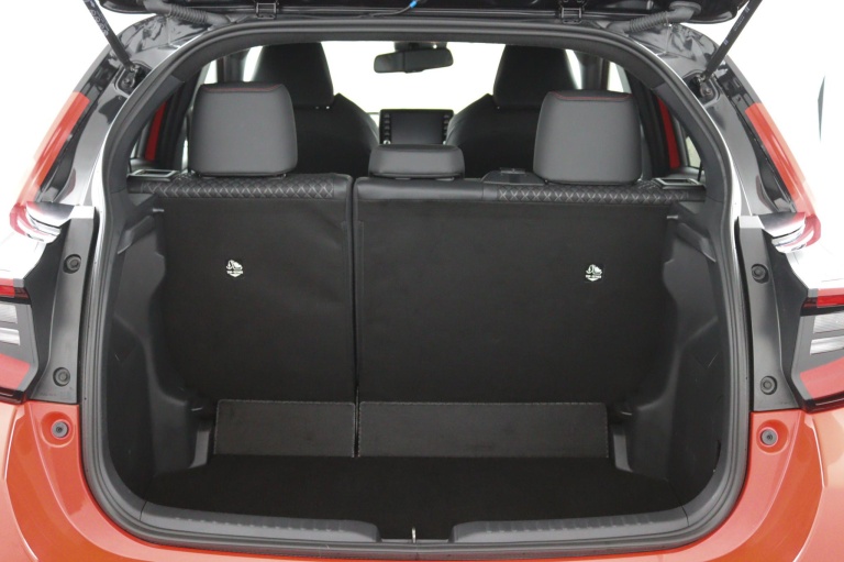 Toyota Yaris - 1.5 Hybrid Launch Edition 28