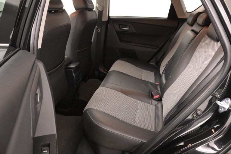 Toyota Auris - 1.8 Hybrid Executive 12