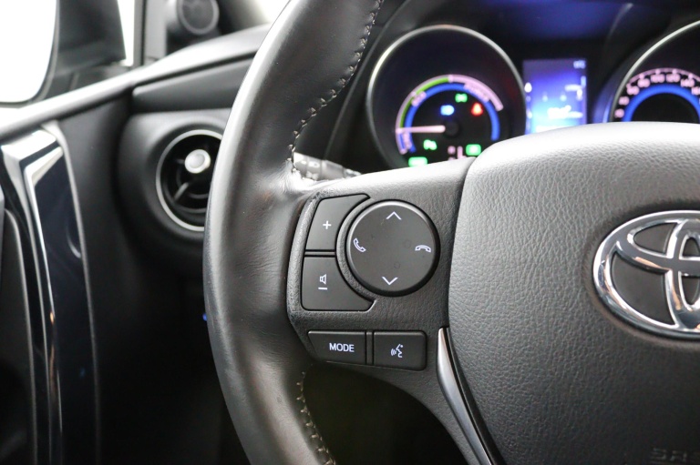 Toyota Auris - 1.8 Hybrid Executive 17