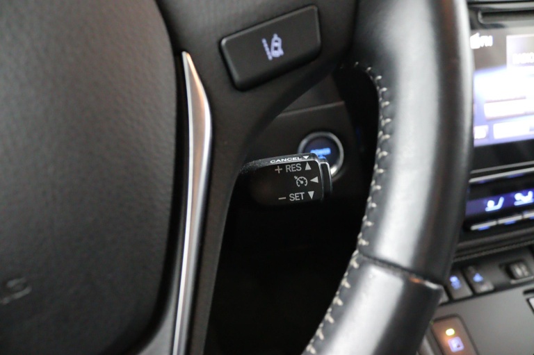 Toyota Auris - 1.8 Hybrid Executive 20