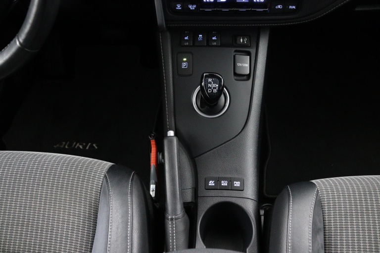Toyota Auris - 1.8 Hybrid Executive 24