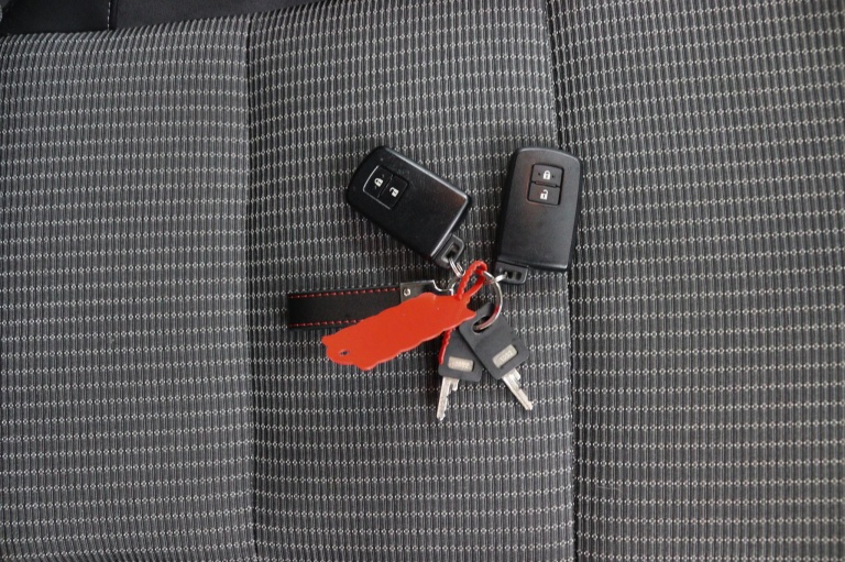 Toyota Auris - 1.8 Hybrid Executive 26