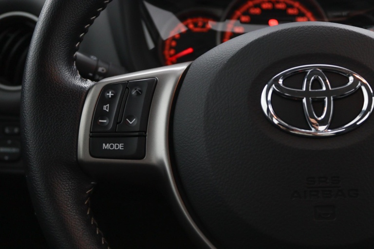 Toyota Yaris - 1.3 VVT-i Aspiration 19