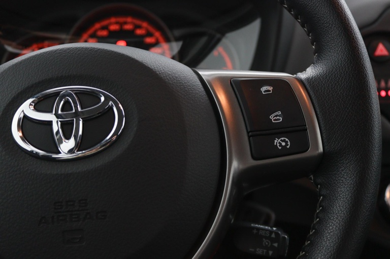 Toyota Yaris - 1.3 VVT-i Aspiration 21