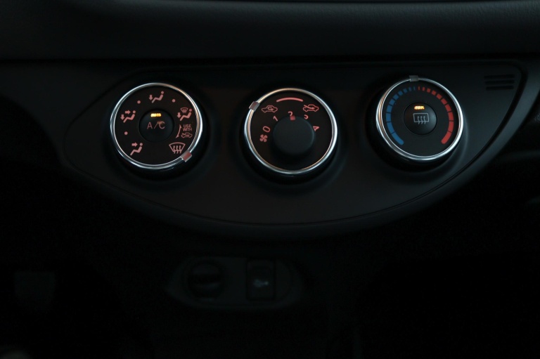 Toyota Yaris - 1.3 VVT-i Aspiration 7