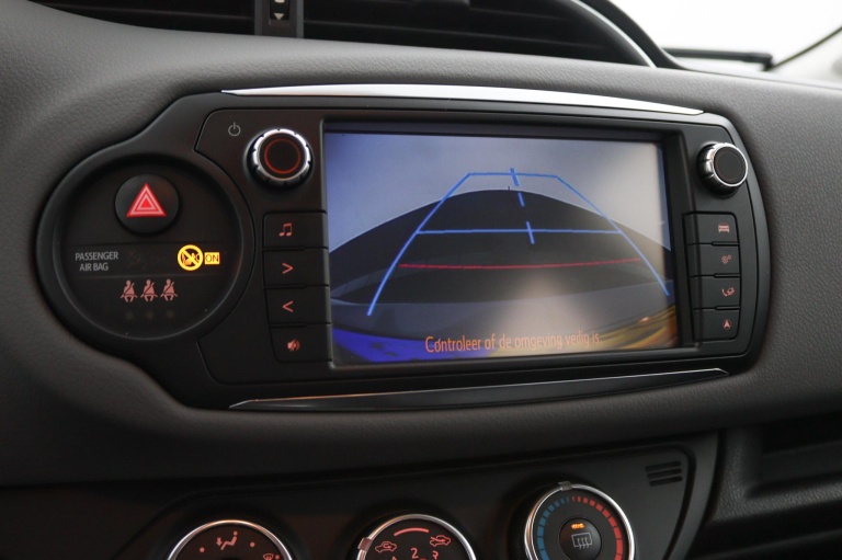 Toyota Yaris - 1.3 VVT-i Aspiration 9