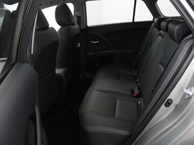 Toyota Avensis Touring Sports - 1.8 VVT-i SkyView Edition