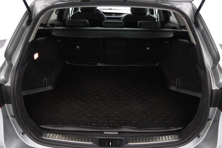 Toyota Avensis Touring Sports - 1.8 VVT-i SkyView Edition 23