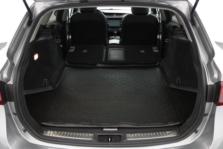 Toyota Avensis Touring Sports - 1.8 VVT-i SkyView Edition 26