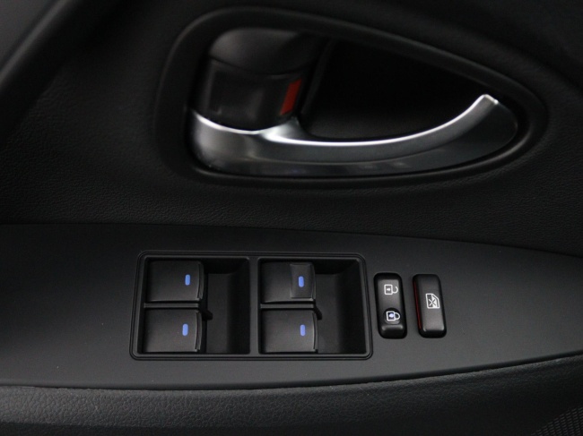 Toyota Avensis Touring Sports - 1.8 VVT-i SkyView Edition