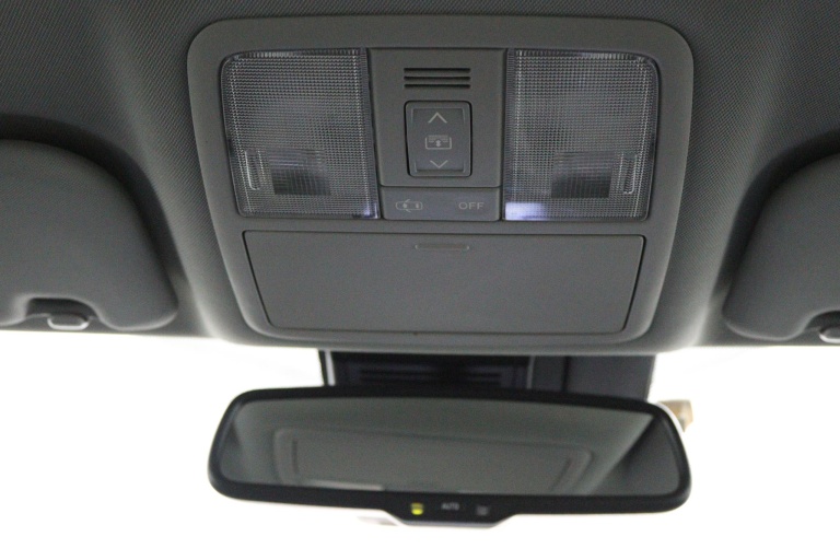 Toyota Avensis Touring Sports - 1.8 VVT-i SkyView Edition 32