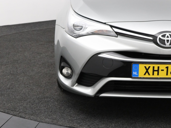 Toyota Avensis Touring Sports - 1.8 VVT-i SkyView Edition