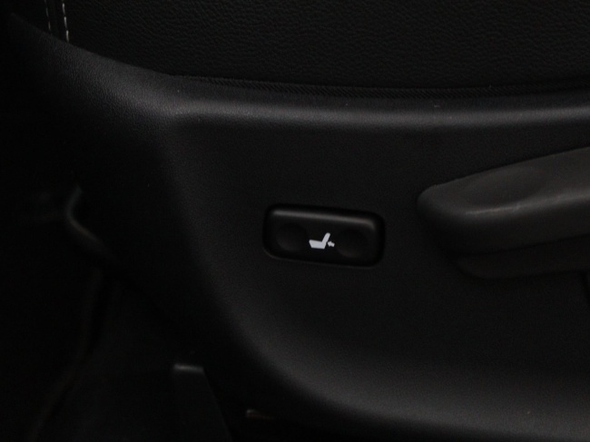 Toyota Avensis Touring Sports - 1.8 VVT-i SkyView Edition