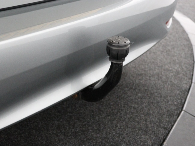 Toyota Avensis Touring Sports - 1.8 VVT-i SkyView Edition